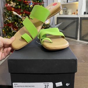 NWT Pina2 Flat